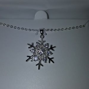 Silver snowflake necklace